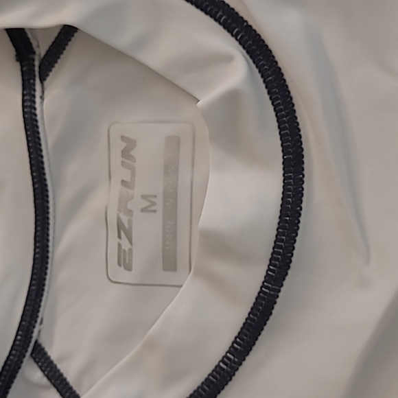 EZRUN Men's White Rash Guard Long Sleeve Swim Shirt UPF Sun Protection Quick Dry - Picture 3 of 3